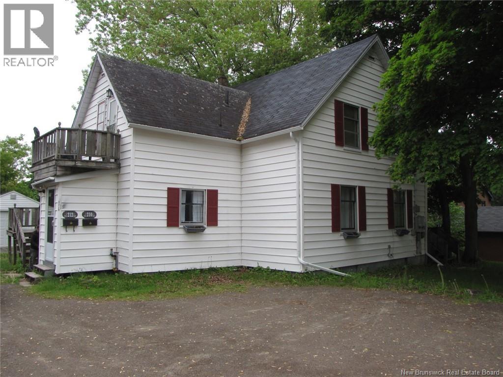 210-212 Pleasant Street, Moncton, New Brunswick  E1A 2V7 - Photo 3 - NB141841