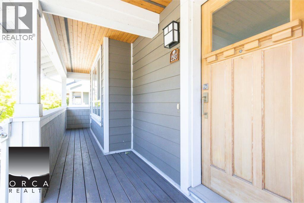 293 Camata Street, New Westminster, British Columbia  V3M 0B3 - Photo 2 - R3135457
