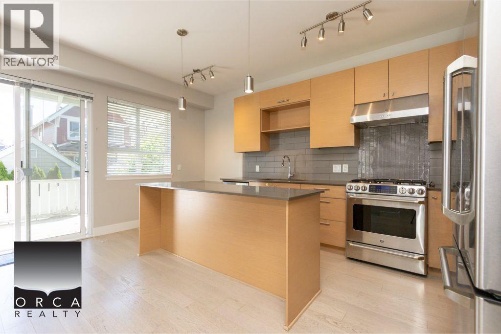 293 Camata Street, New Westminster, British Columbia  V3M 0B3 - Photo 7 - R3135457