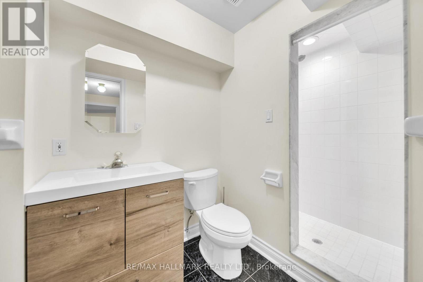 3 Creekview Avenue, Richmond Hill, Ontario  L4C 9X1 - Photo 33 - N13438234