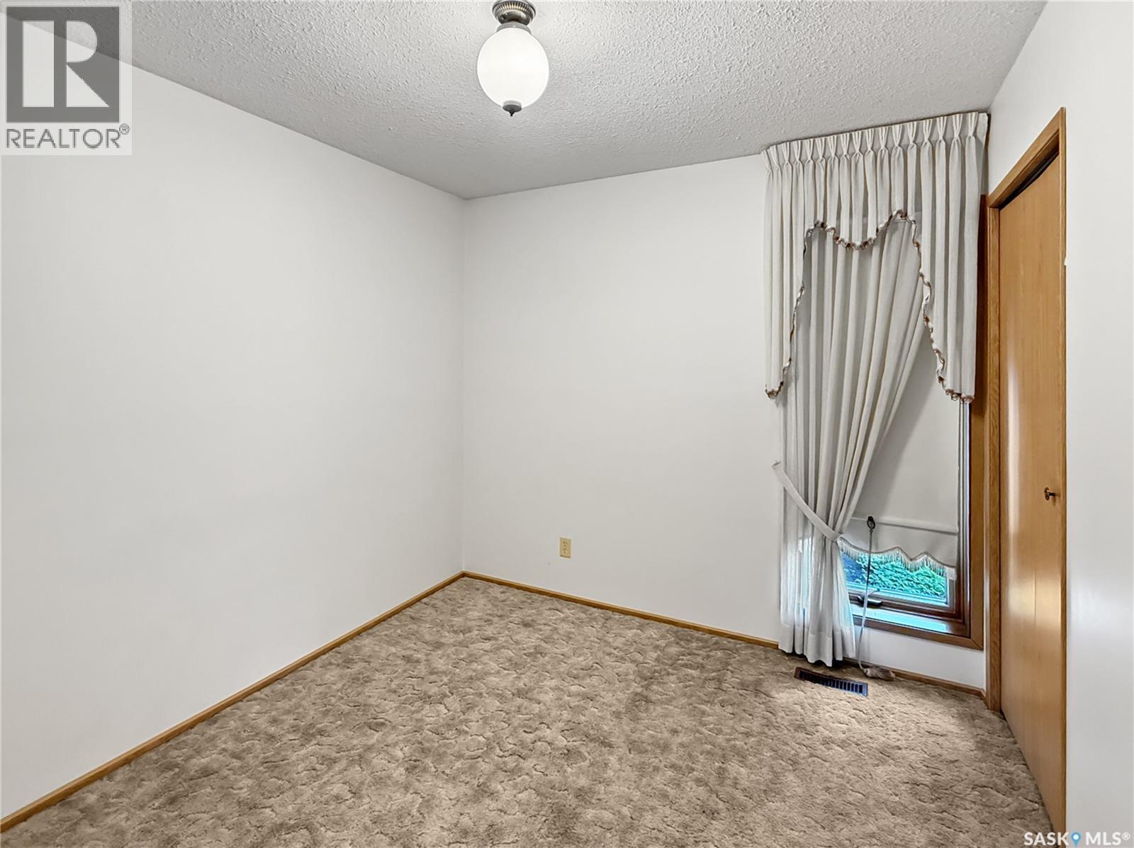 2402 Canary Street, North Battleford, Saskatchewan  S9A 3T9 - Photo 9 - SK039048