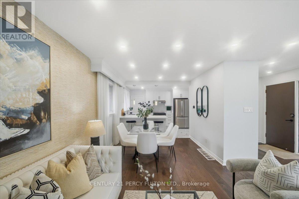 50 Mooregate Avenue, Toronto, Ontario  M1K 3V7 - Photo 10 - E13439280