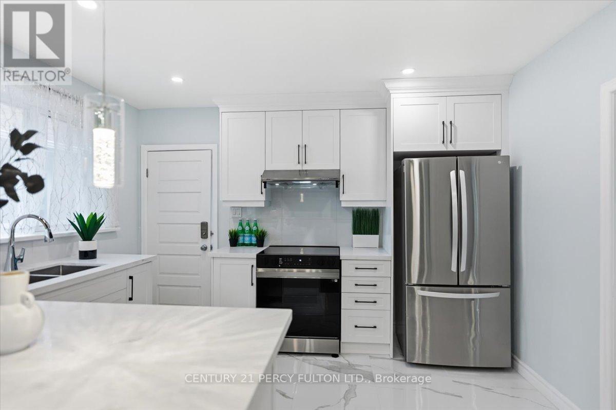 50 Mooregate Avenue, Toronto, Ontario  M1K 3V7 - Photo 15 - E13439280