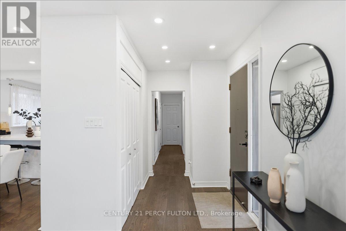 50 Mooregate Avenue, Toronto, Ontario  M1K 3V7 - Photo 3 - E13439280