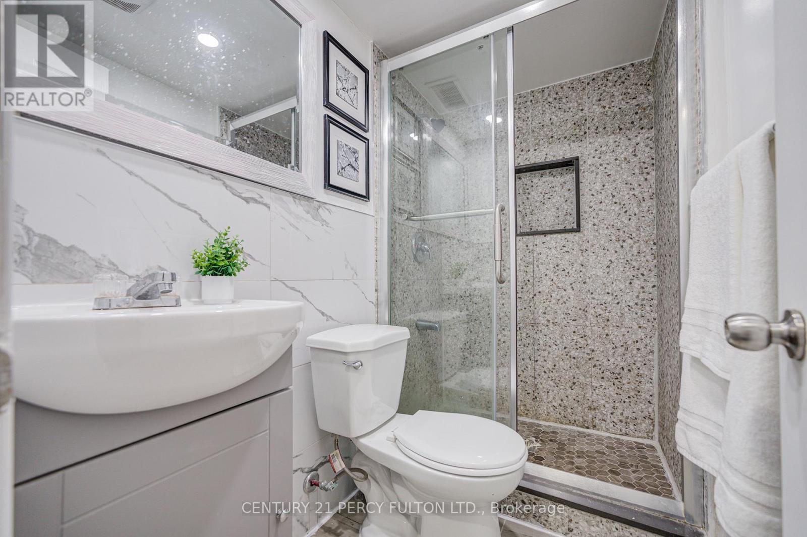 50 Mooregate Avenue, Toronto, Ontario  M1K 3V7 - Photo 35 - E13439280