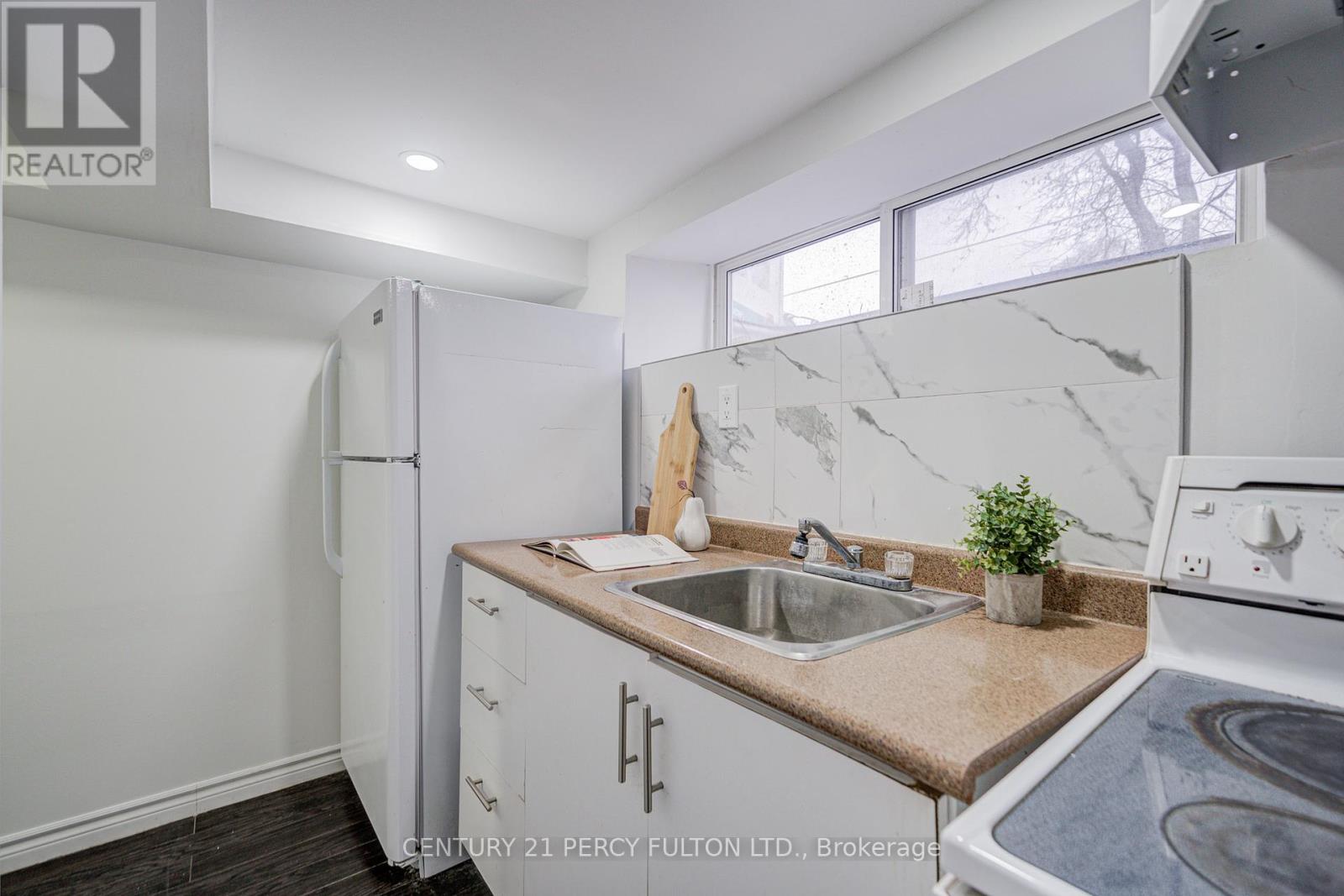 50 Mooregate Avenue, Toronto, Ontario  M1K 3V7 - Photo 37 - E13439280