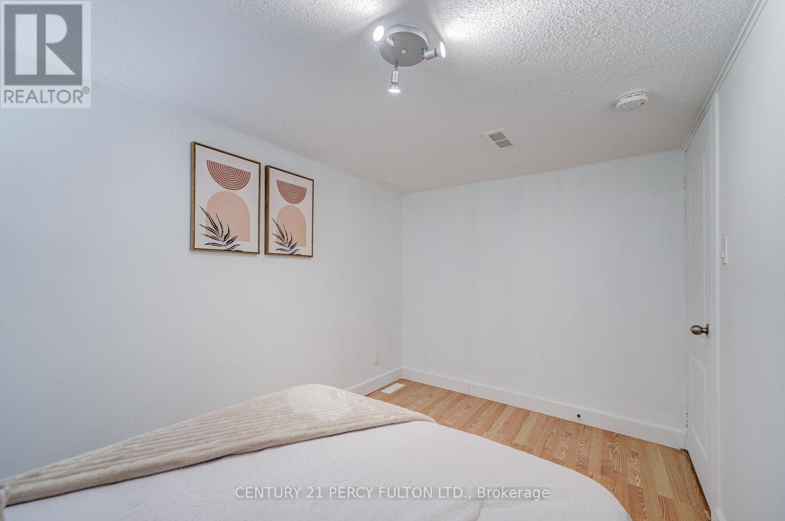 50 Mooregate Avenue, Toronto, Ontario  M1K 3V7 - Photo 43 - E13439280