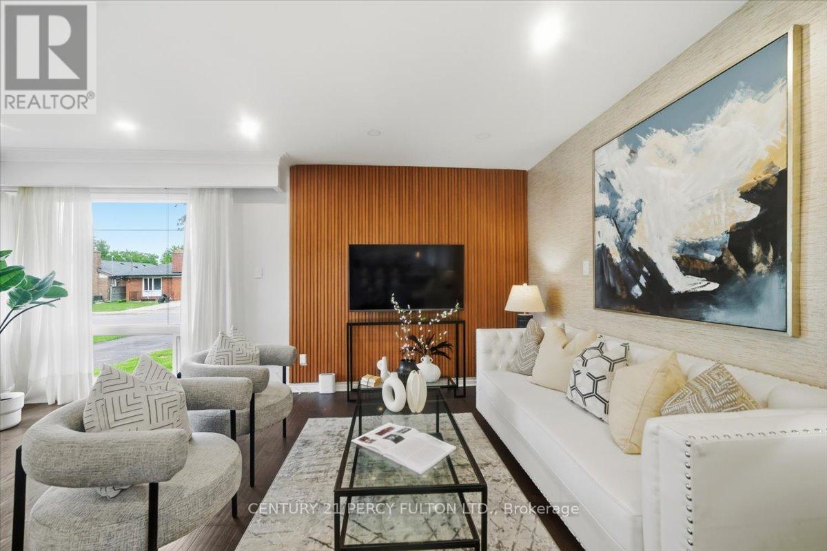 50 Mooregate Avenue, Toronto, Ontario  M1K 3V7 - Photo 6 - E13439280