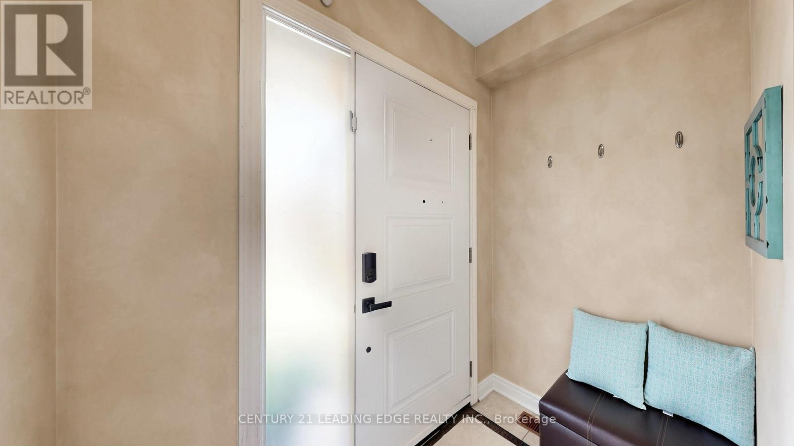 168 Valentina Drive, Markham, Ontario  L3R 4R8 - Photo 3 - N13439330