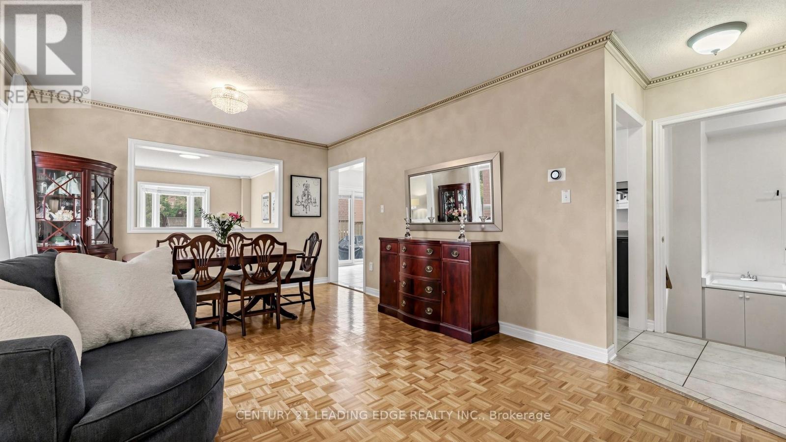 168 Valentina Drive, Markham, Ontario  L3R 4R8 - Photo 9 - N13439330