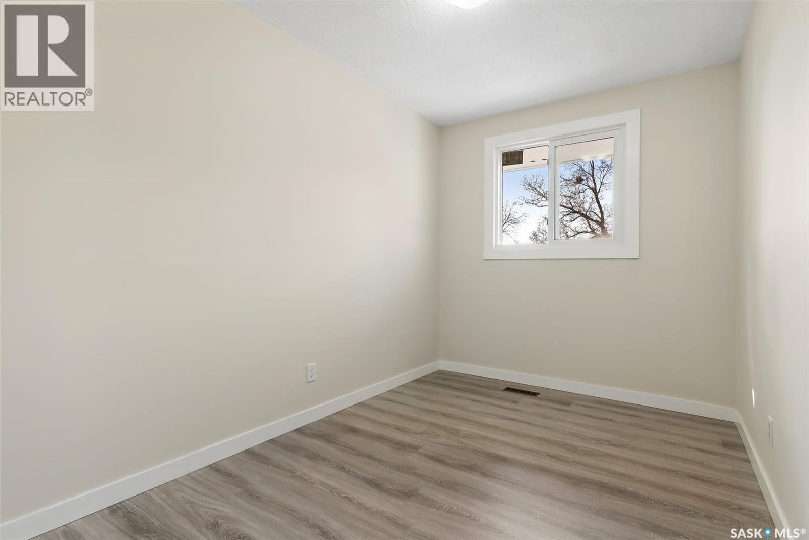 9 Carmichael Bay, Regina, Saskatchewan  S4R 0C7 - Photo 15 - SK039280