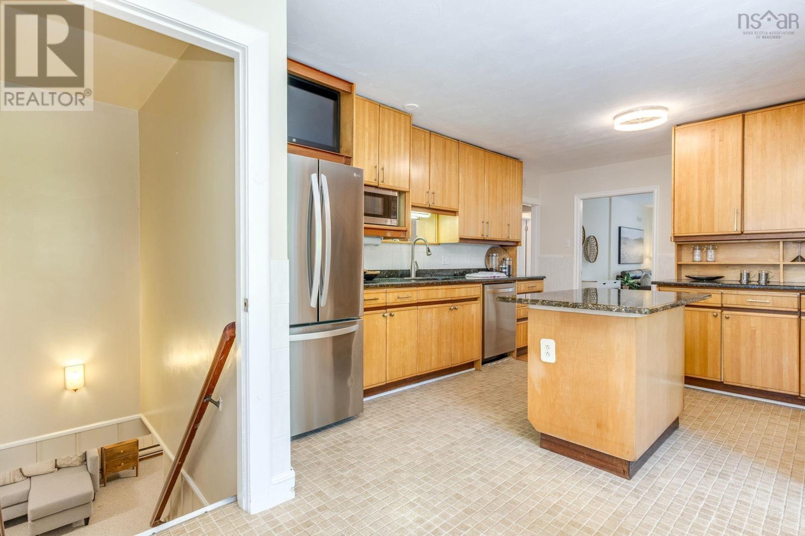 985 Beaufort Avenue, Halifax, Nova Scotia  B3H 3X9 - Photo 10 - 202614272