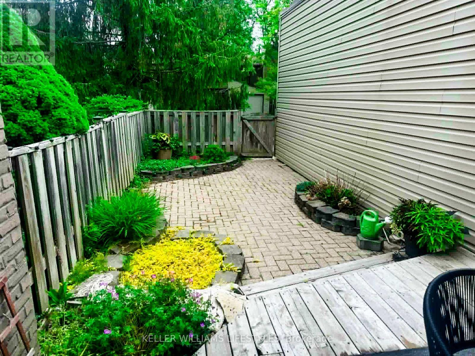 695 Woodcrest Boulevard, London South, Ontario  N6K 1P8 - Photo 11 - X13439484