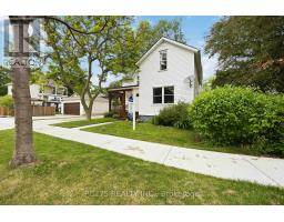 112 ESSEX STREET, Sarnia, Ontario