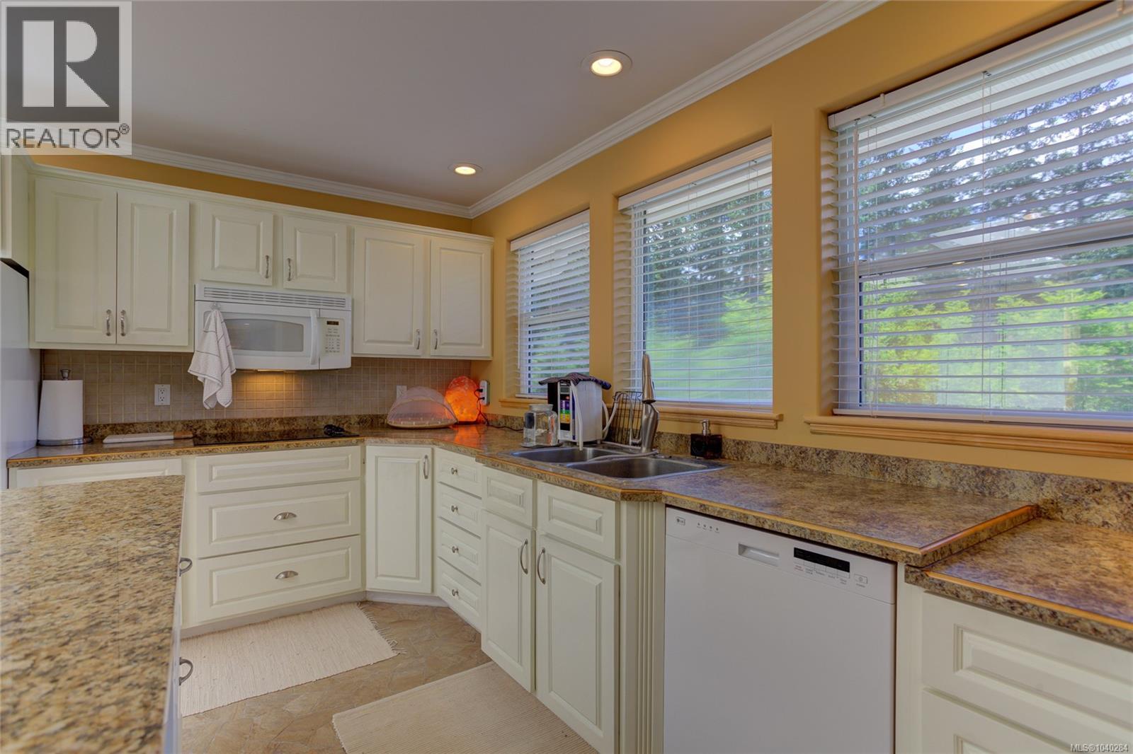 9857 Youbou Rd, Youbou, British Columbia  V0R 3E1 - Photo 6 - 1040284