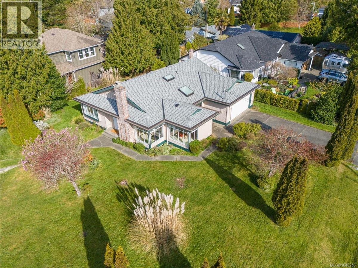 1095 Pepper Pl, French Creek, British Columbia