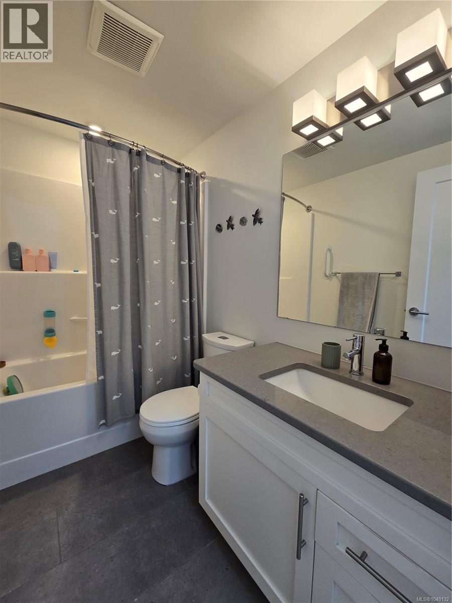 122 605 Gibson St, Tofino, British Columbia V0R 2Z0 - Photo 18 - 1040132