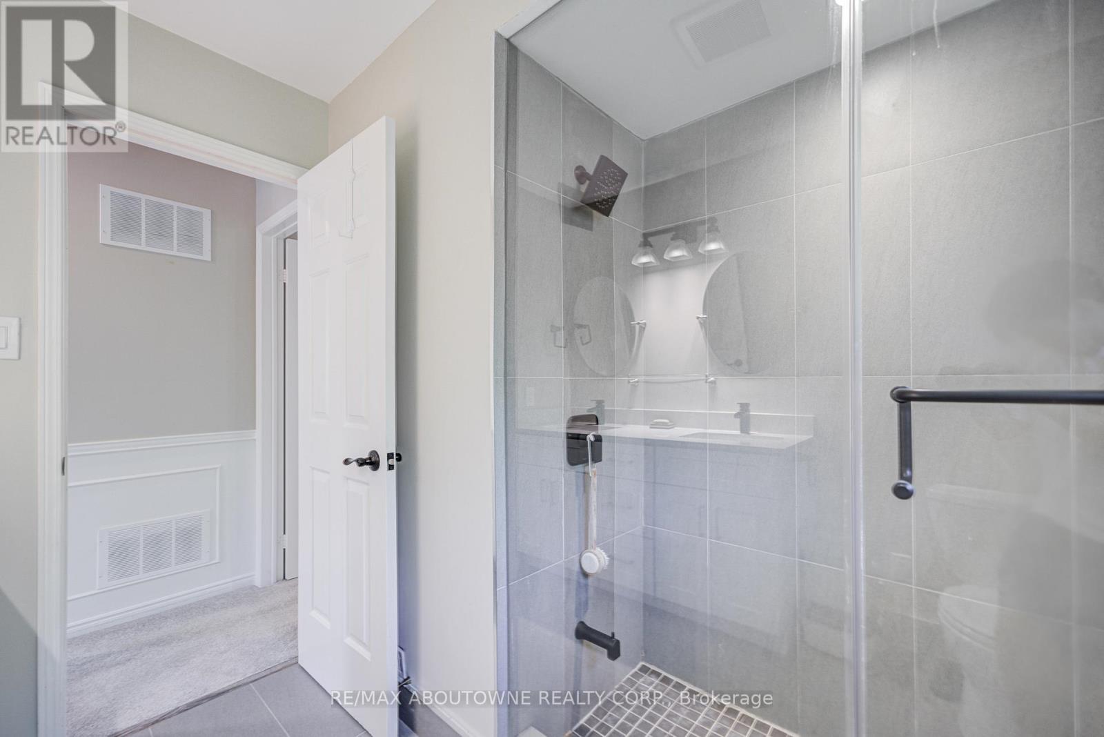 1273 Blackthorn Place, Oakville, Ontario  L6M 2P3 - Photo 31 - W13421220