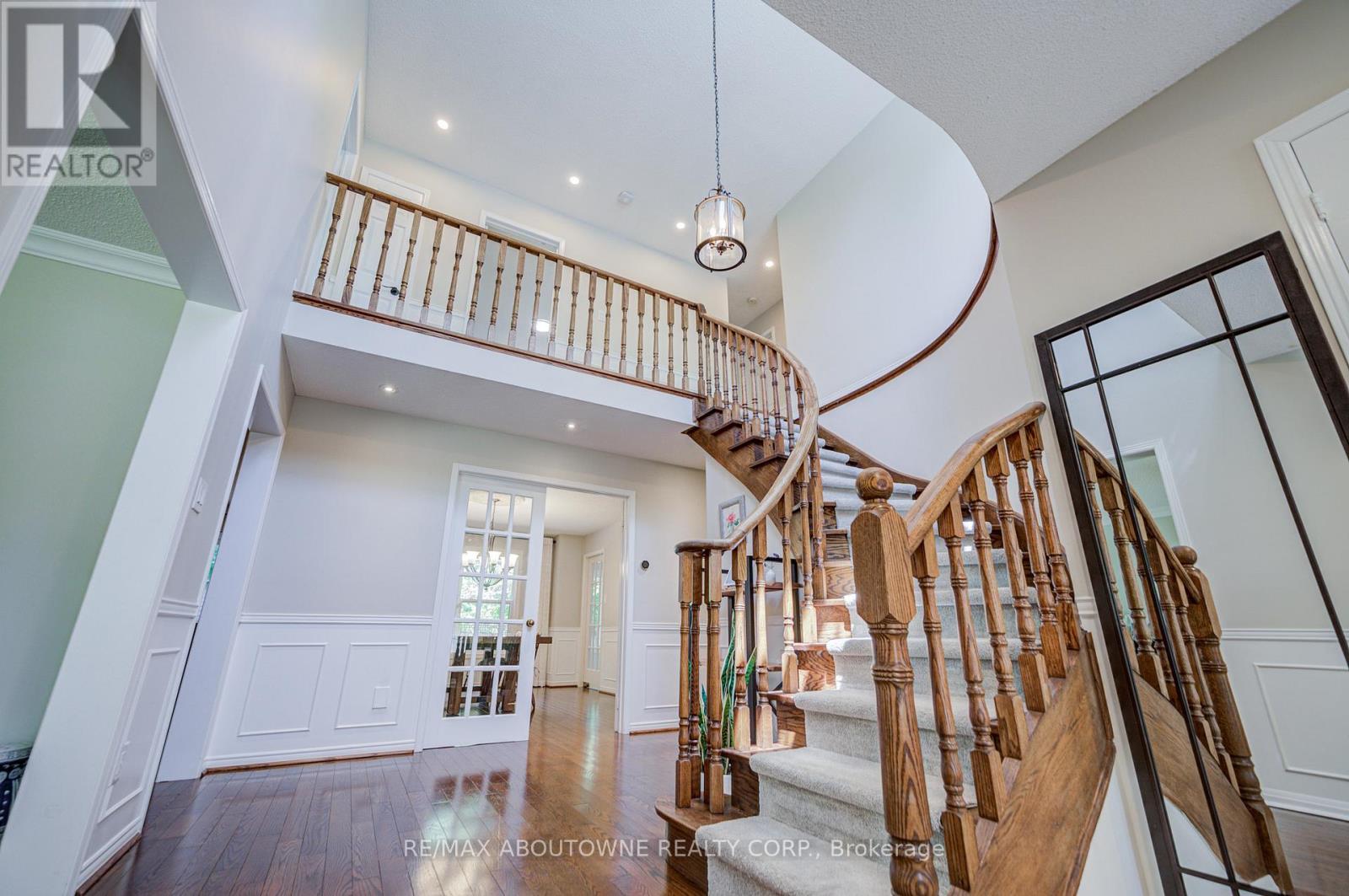 1273 Blackthorn Place, Oakville, Ontario  L6M 2P3 - Photo 9 - W13421220