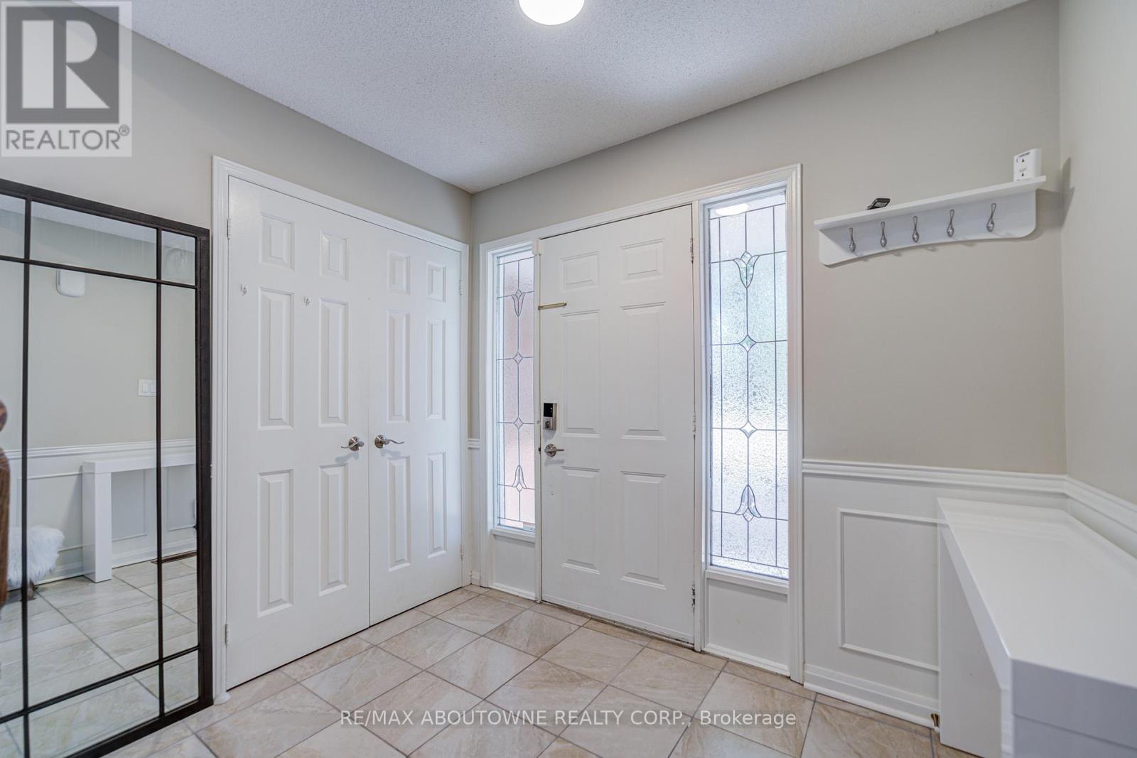 1273 Blackthorn Place, Oakville, Ontario  L6M 2P3 - Photo 7 - W13421220