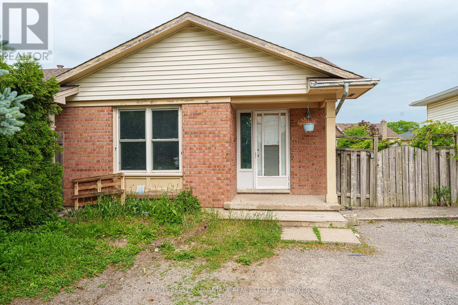 86 Autumn Place, St. Catharines, Ontario  L2P 3W8 - Photo 4 - X13439476