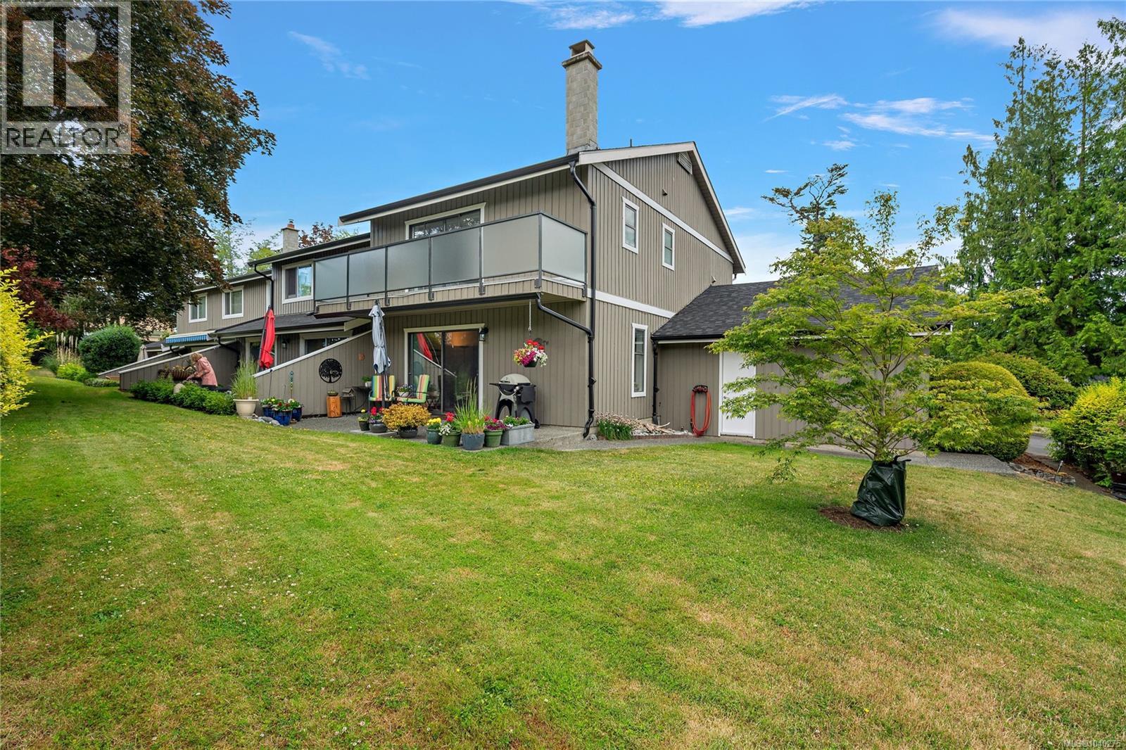 8 1950 Cultra Ave, Central Saanich, British Columbia  V8M 1Y9 - Photo 2 - 1040275