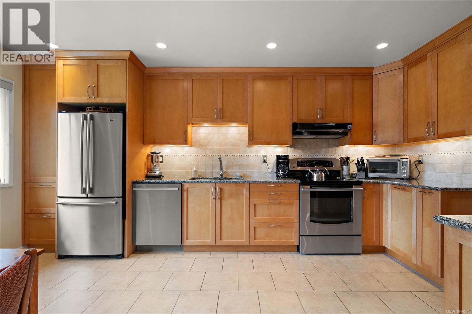 8 1950 Cultra Ave, Central Saanich, British Columbia  V8M 1Y9 - Photo 4 - 1040275