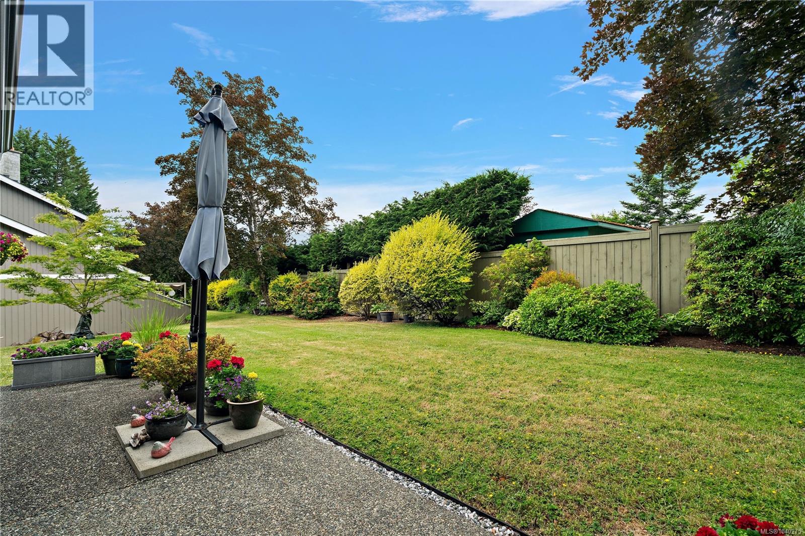 8 1950 Cultra Ave, Central Saanich, British Columbia  V8M 1Y9 - Photo 5 - 1040275