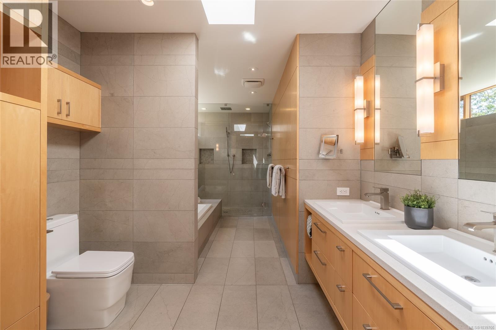435 Chadwick Pl, Victoria, British Columbia  V8S 1H4 - Photo 46 - 1039766