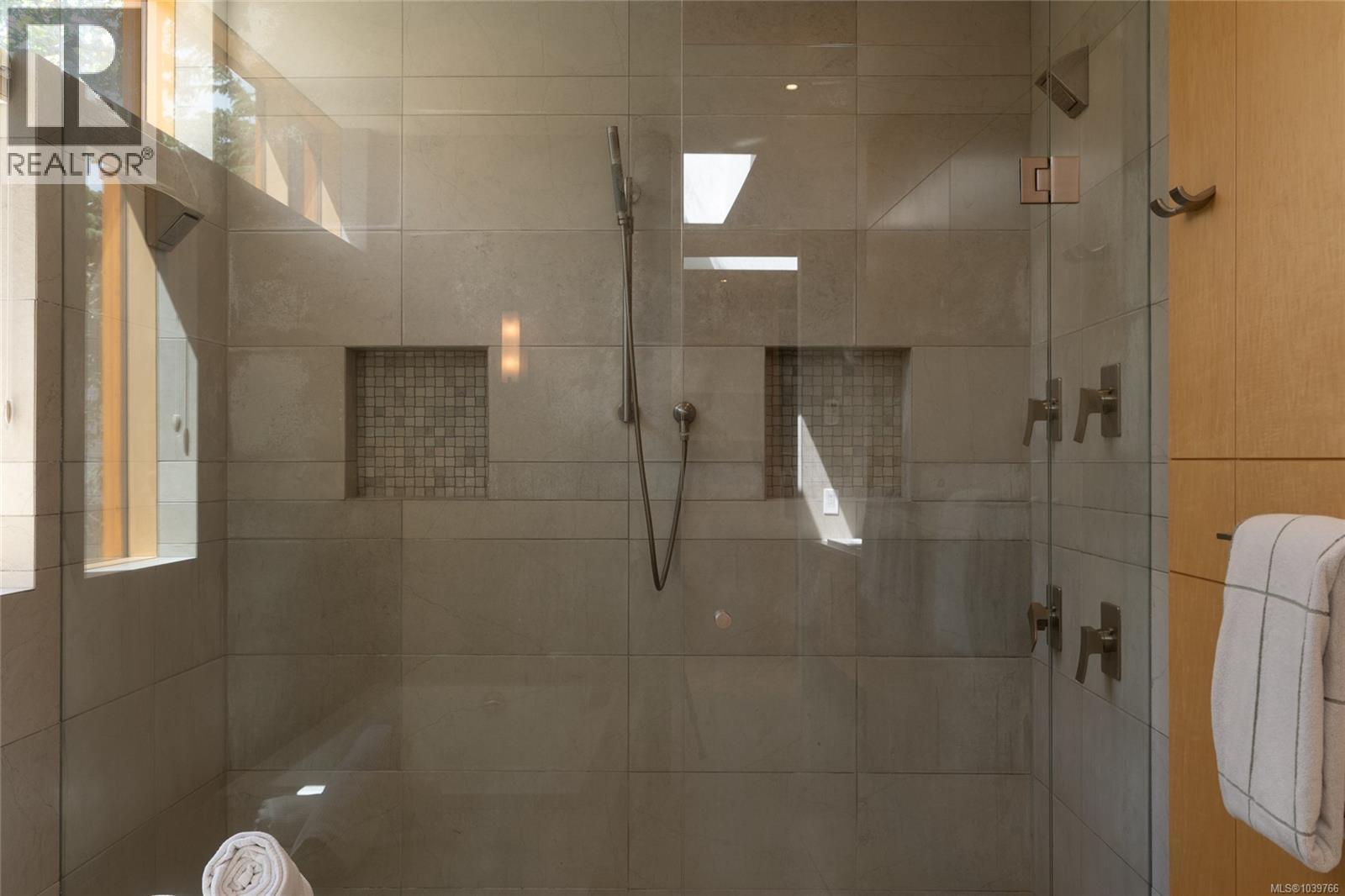 435 Chadwick Pl, Victoria, British Columbia  V8S 1H4 - Photo 49 - 1039766