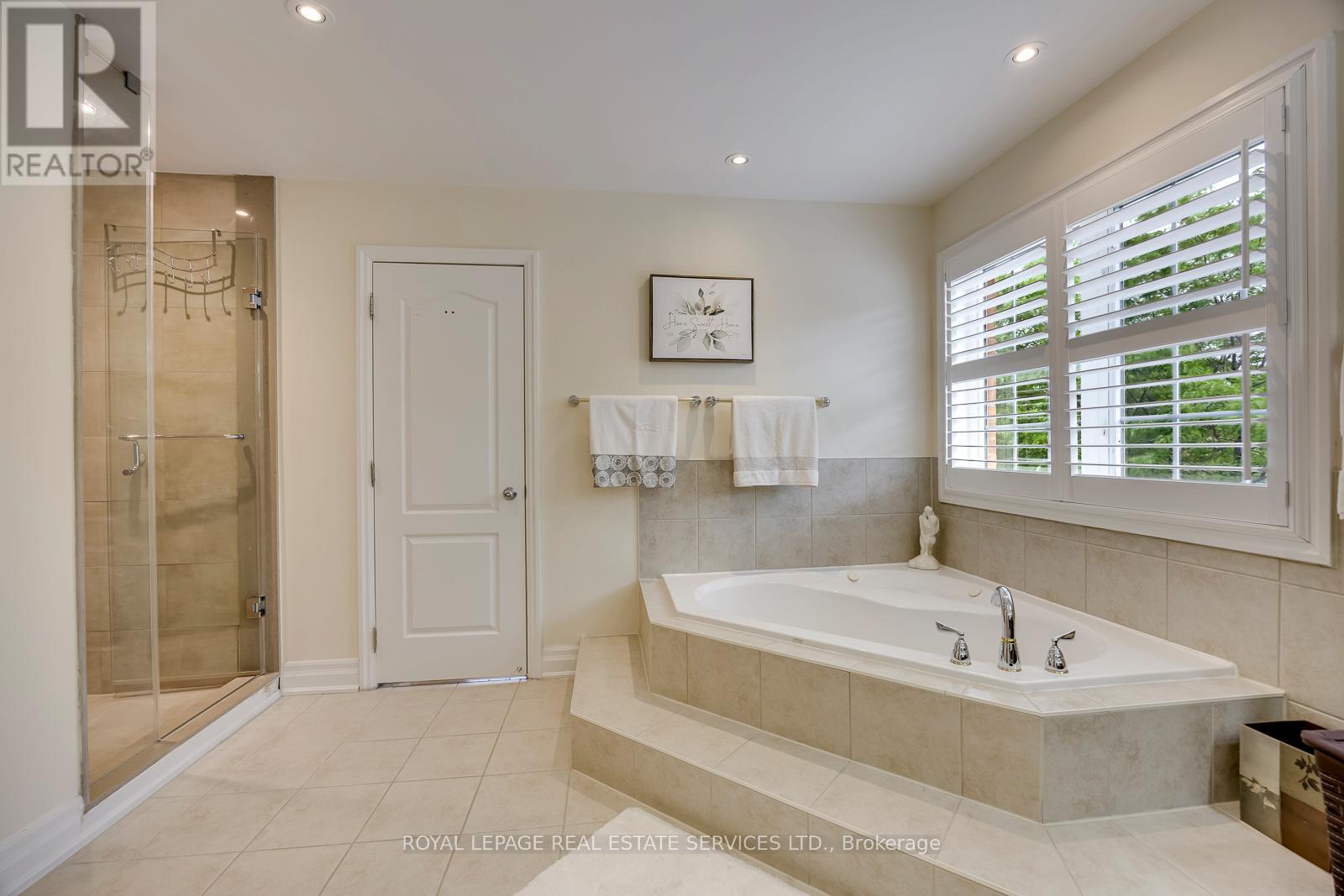 4 Avery Circle, Hamilton, Ontario L8E 6B8 - Photo 30 - X13439316