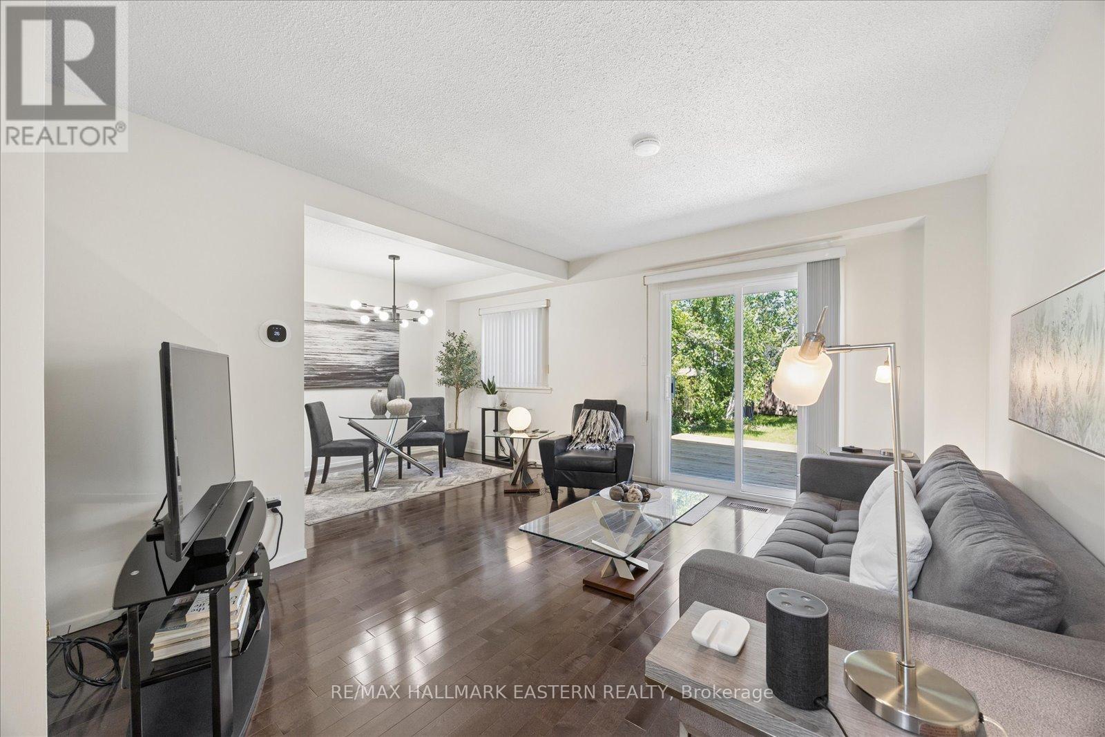 22 Valley Stream Drive, Toronto, Ontario  M1V 2A5 - Photo 10 - E13439574