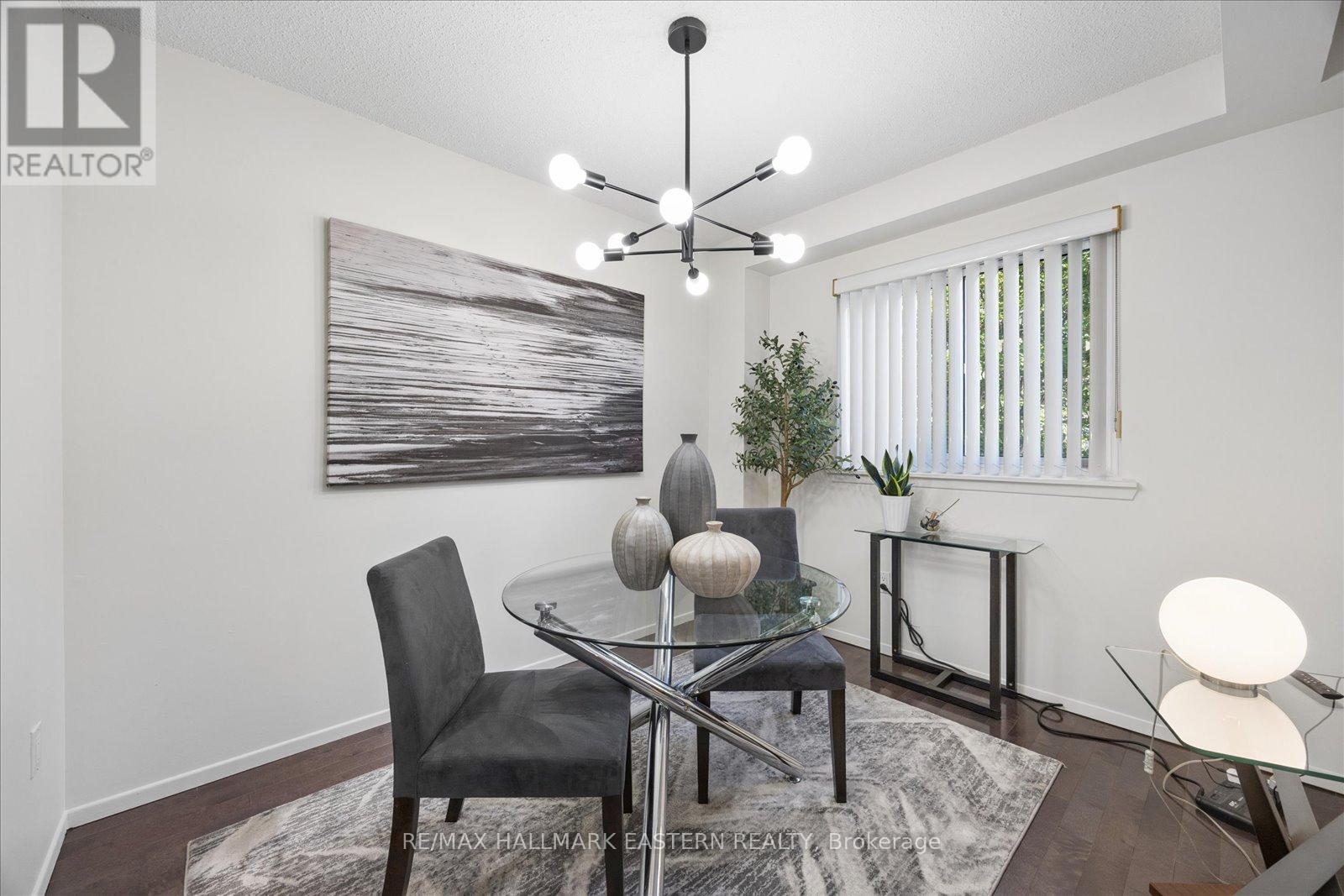 22 Valley Stream Drive, Toronto, Ontario  M1V 2A5 - Photo 12 - E13439574
