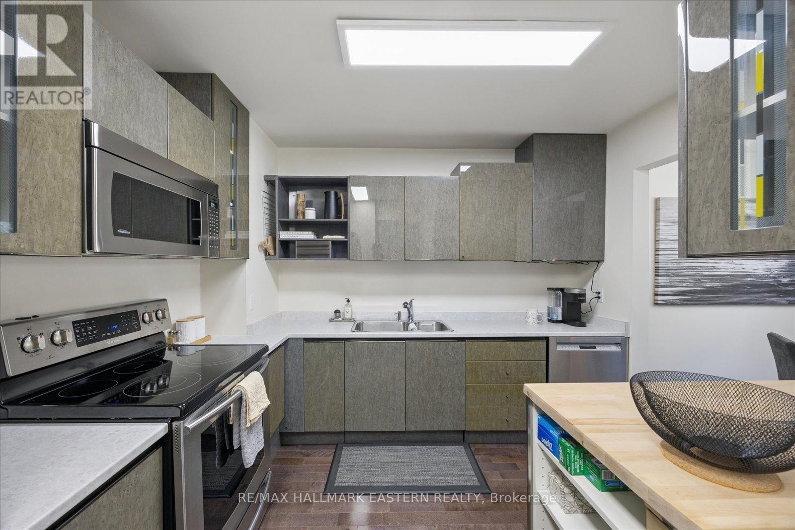 22 Valley Stream Drive, Toronto, Ontario  M1V 2A5 - Photo 14 - E13439574