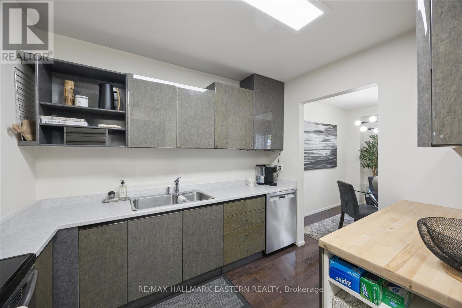 22 Valley Stream Drive, Toronto, Ontario  M1V 2A5 - Photo 18 - E13439574