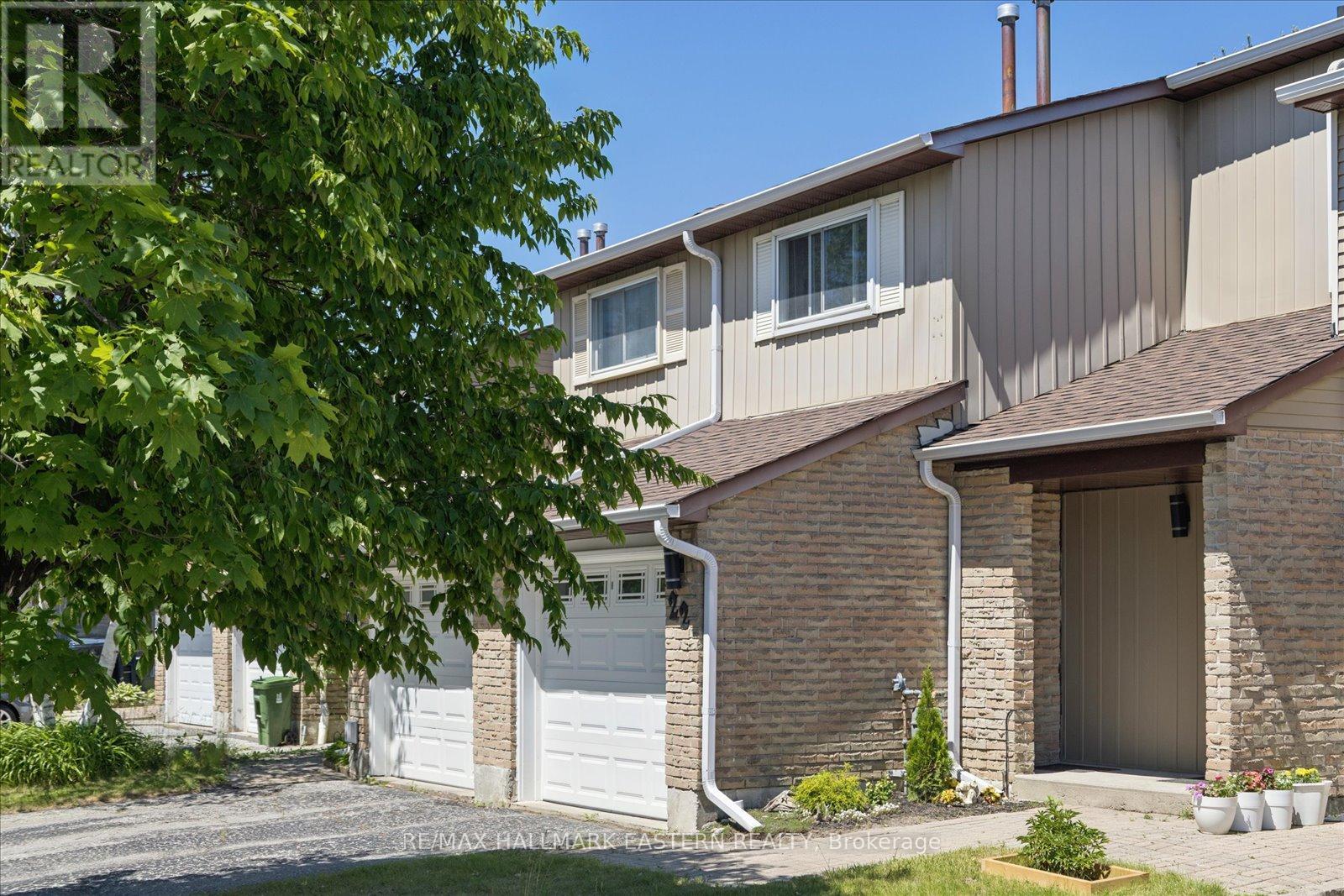 22 Valley Stream Drive, Toronto, Ontario  M1V 2A5 - Photo 3 - E13439574