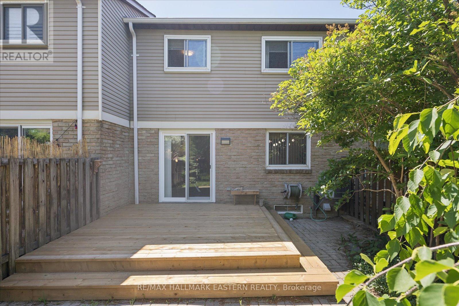 22 Valley Stream Drive, Toronto, Ontario  M1V 2A5 - Photo 43 - E13439574