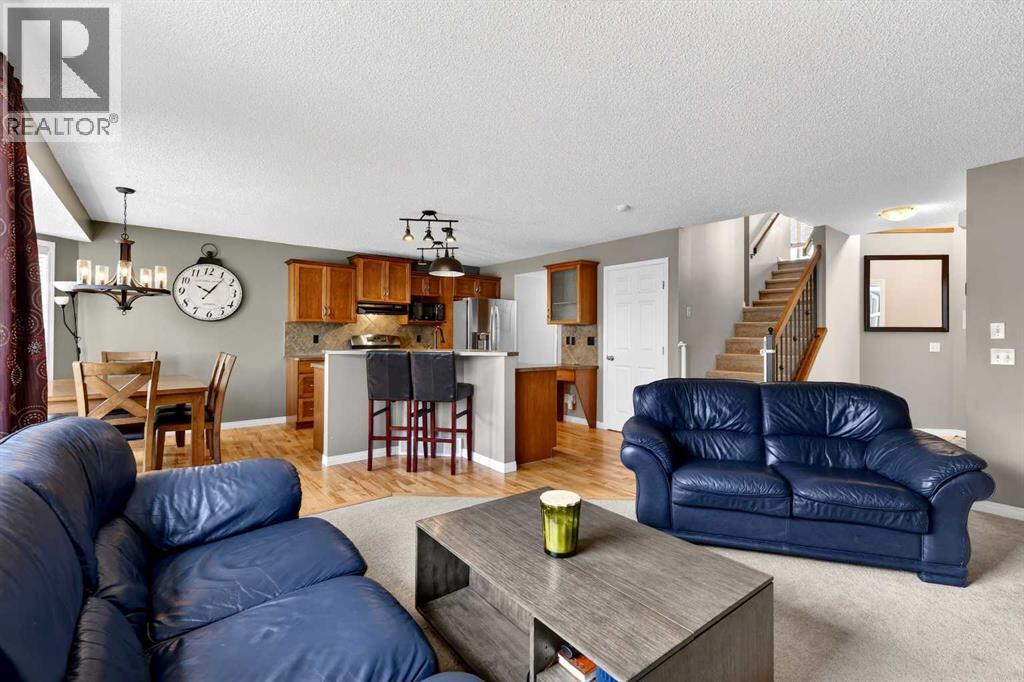 32 Everglen Grove Sw, Calgary, Alberta  T2Y 4Z3 - Photo 9 - A2318433