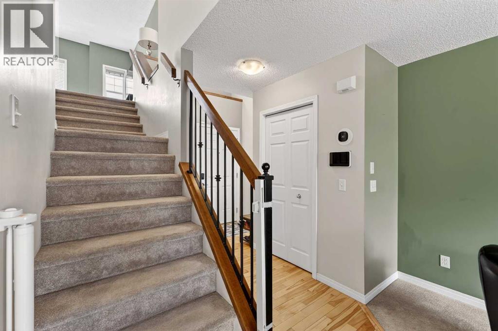 32 Everglen Grove Sw, Calgary, Alberta  T2Y 4Z3 - Photo 5 - A2318433