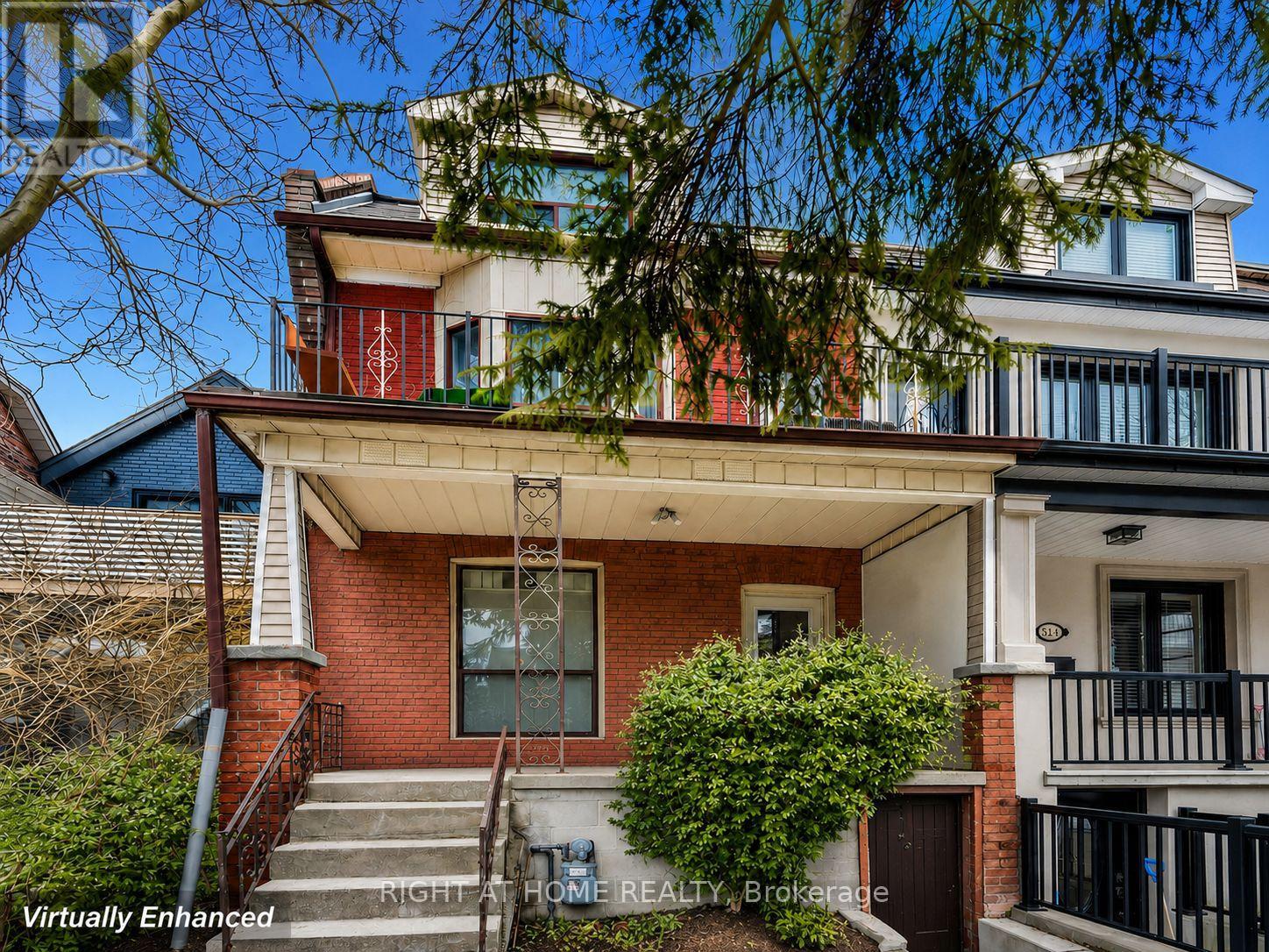 542 Crawford Street, Toronto, Ontario  M6G 3J8 - Photo 1 - C13439522