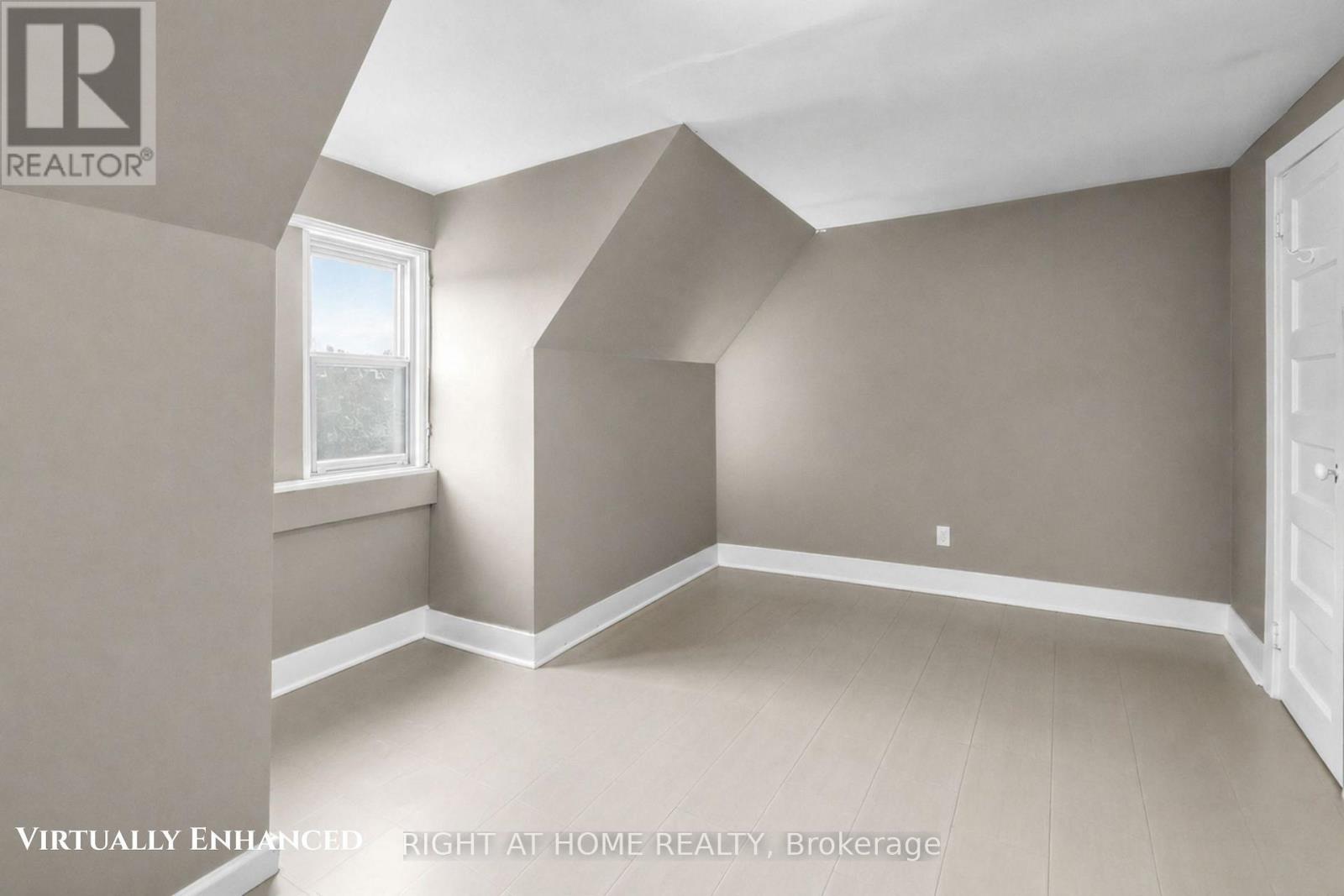 542 Crawford Street, Toronto, Ontario  M6G 3J8 - Photo 11 - C13439522