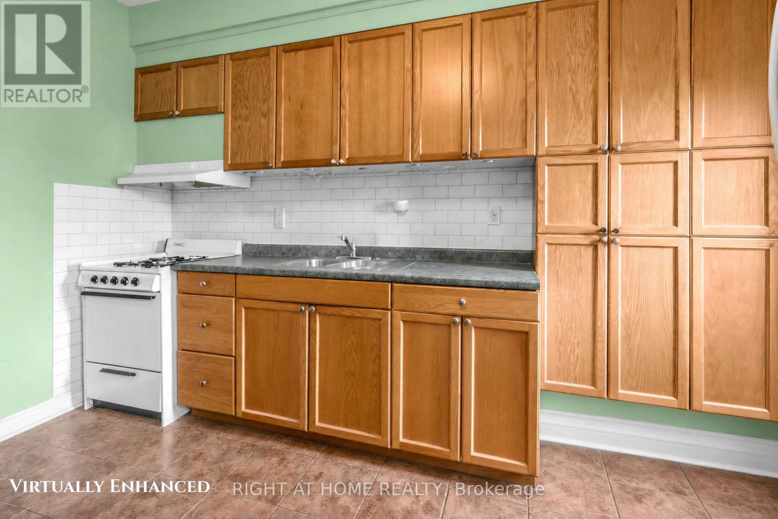 542 Crawford Street, Toronto, Ontario  M6G 3J8 - Photo 17 - C13439522