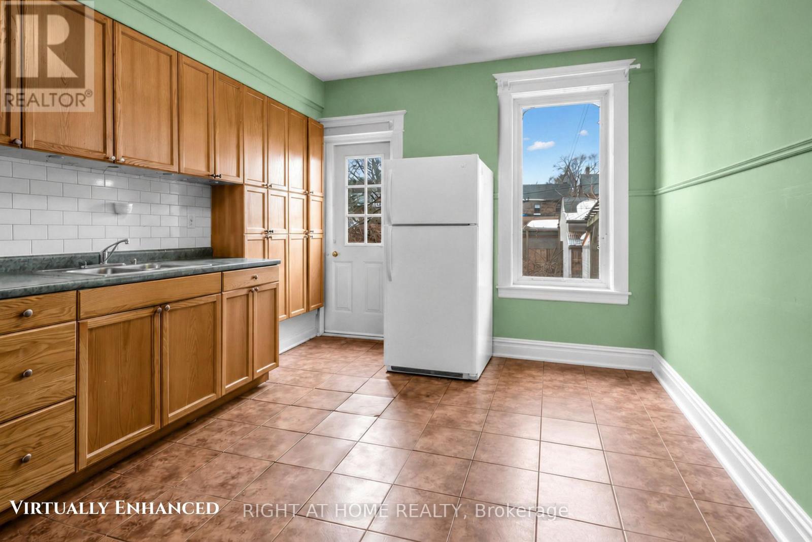 542 Crawford Street, Toronto, Ontario  M6G 3J8 - Photo 19 - C13439522
