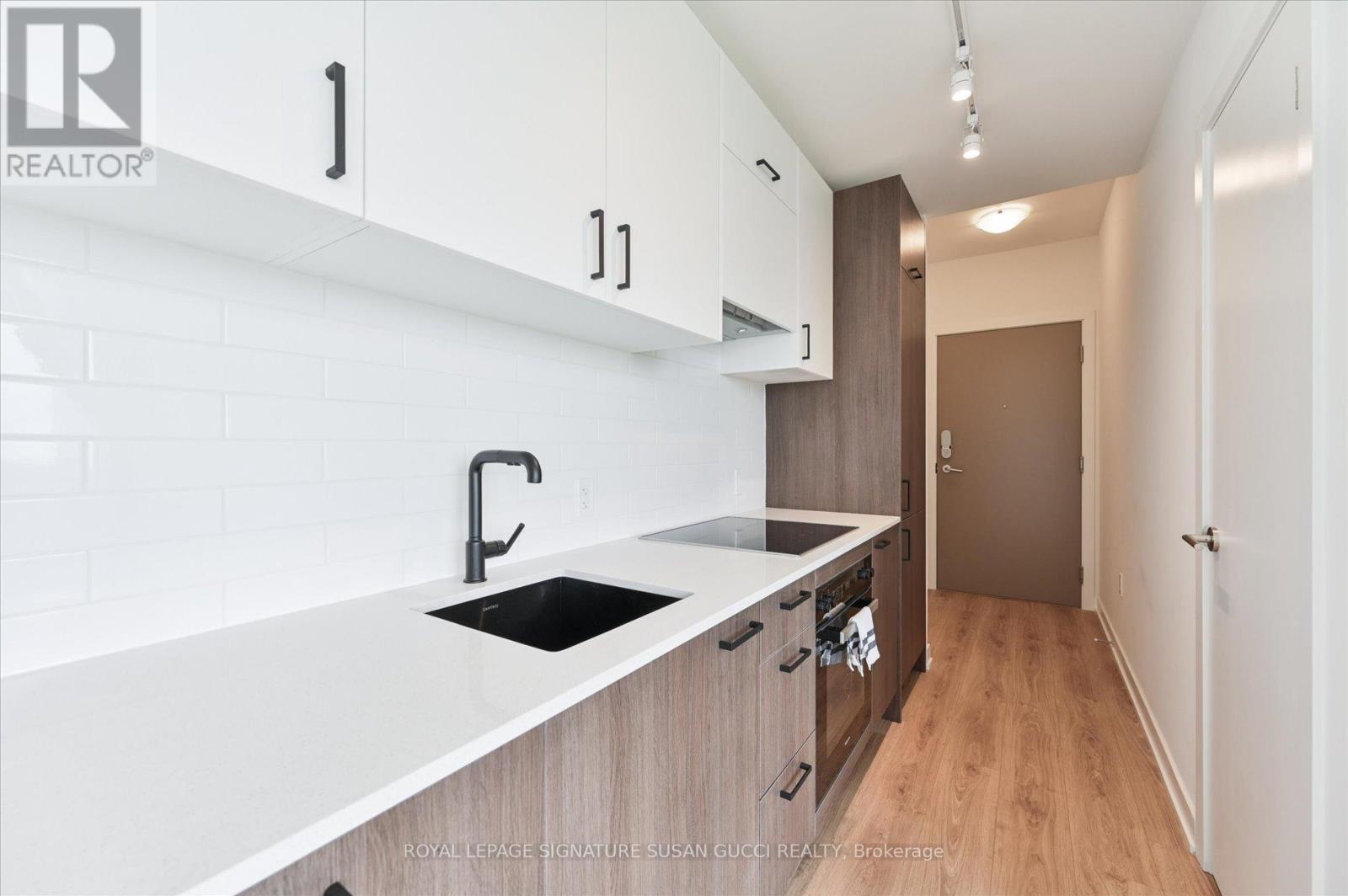 2111 - 5 Quarrington Lane, Toronto, Ontario  M3C 0S5 - Photo 12 - C13439542