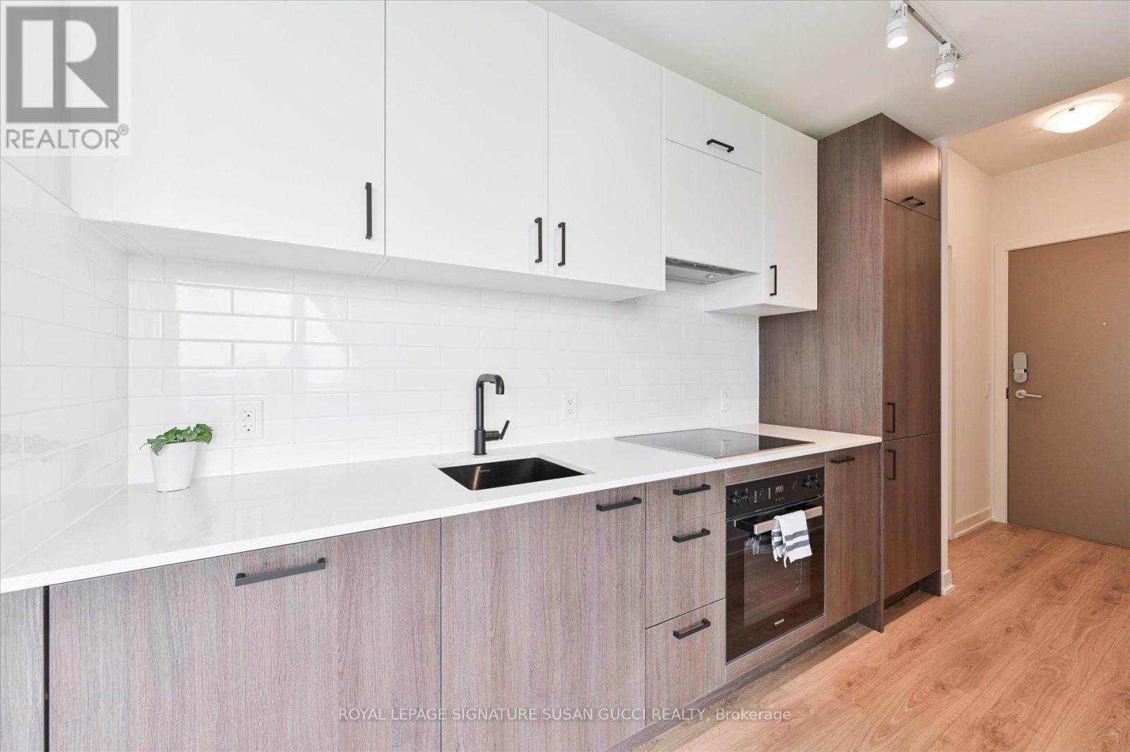2111 - 5 Quarrington Lane, Toronto, Ontario  M3C 0S5 - Photo 13 - C13439542