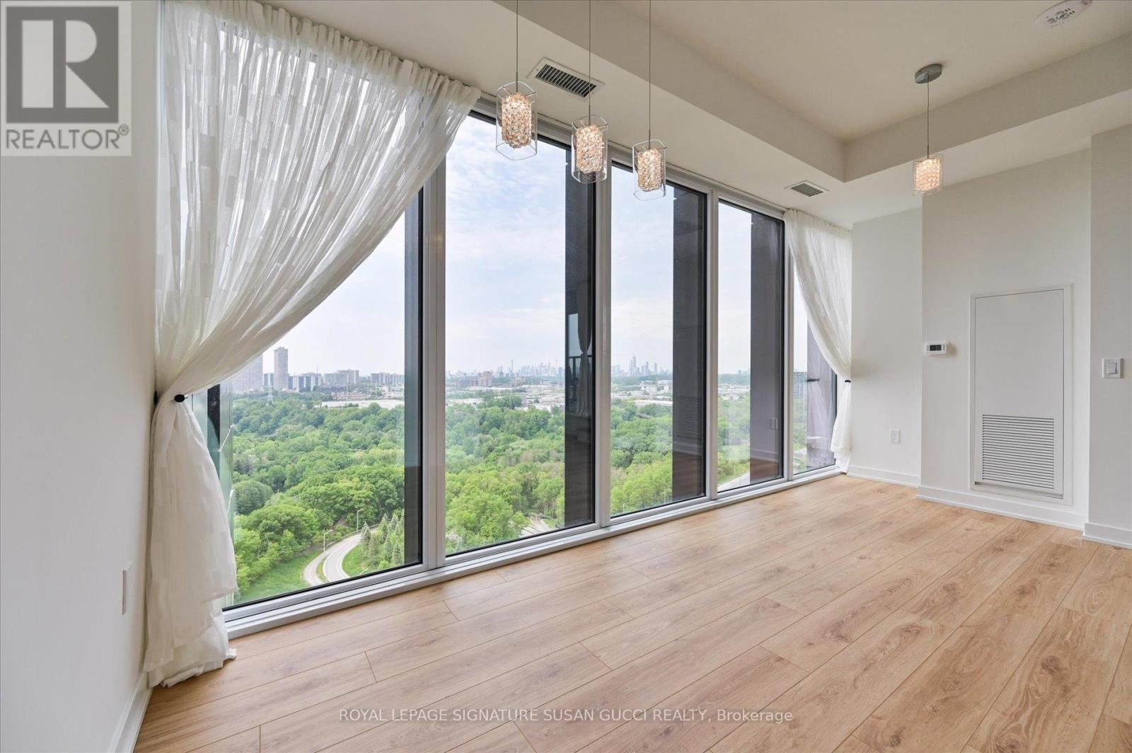 2111 - 5 Quarrington Lane, Toronto, Ontario  M3C 0S5 - Photo 4 - C13439542