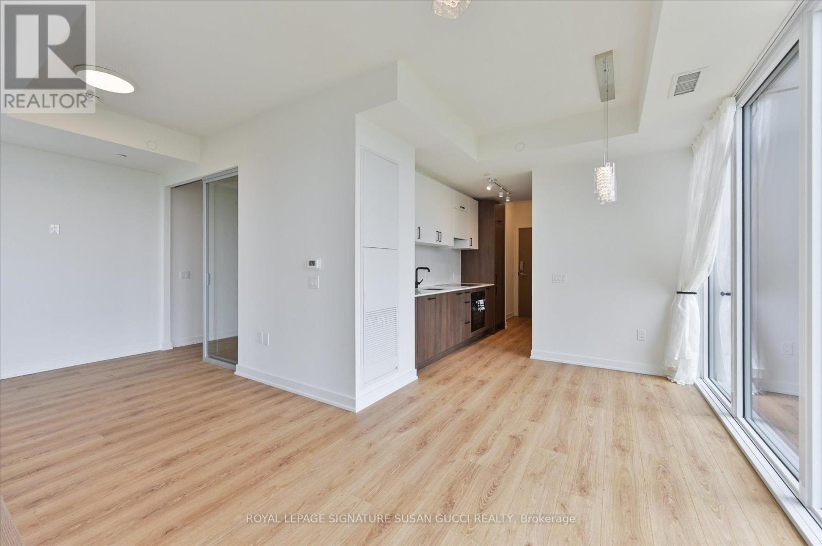 2111 - 5 Quarrington Lane, Toronto, Ontario  M3C 0S5 - Photo 9 - C13439542
