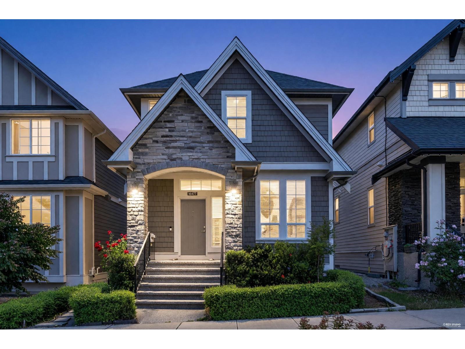 16477 21 Avenue, Surrey, British Columbia  V3Z 0V7 - Photo 2 - R3135331