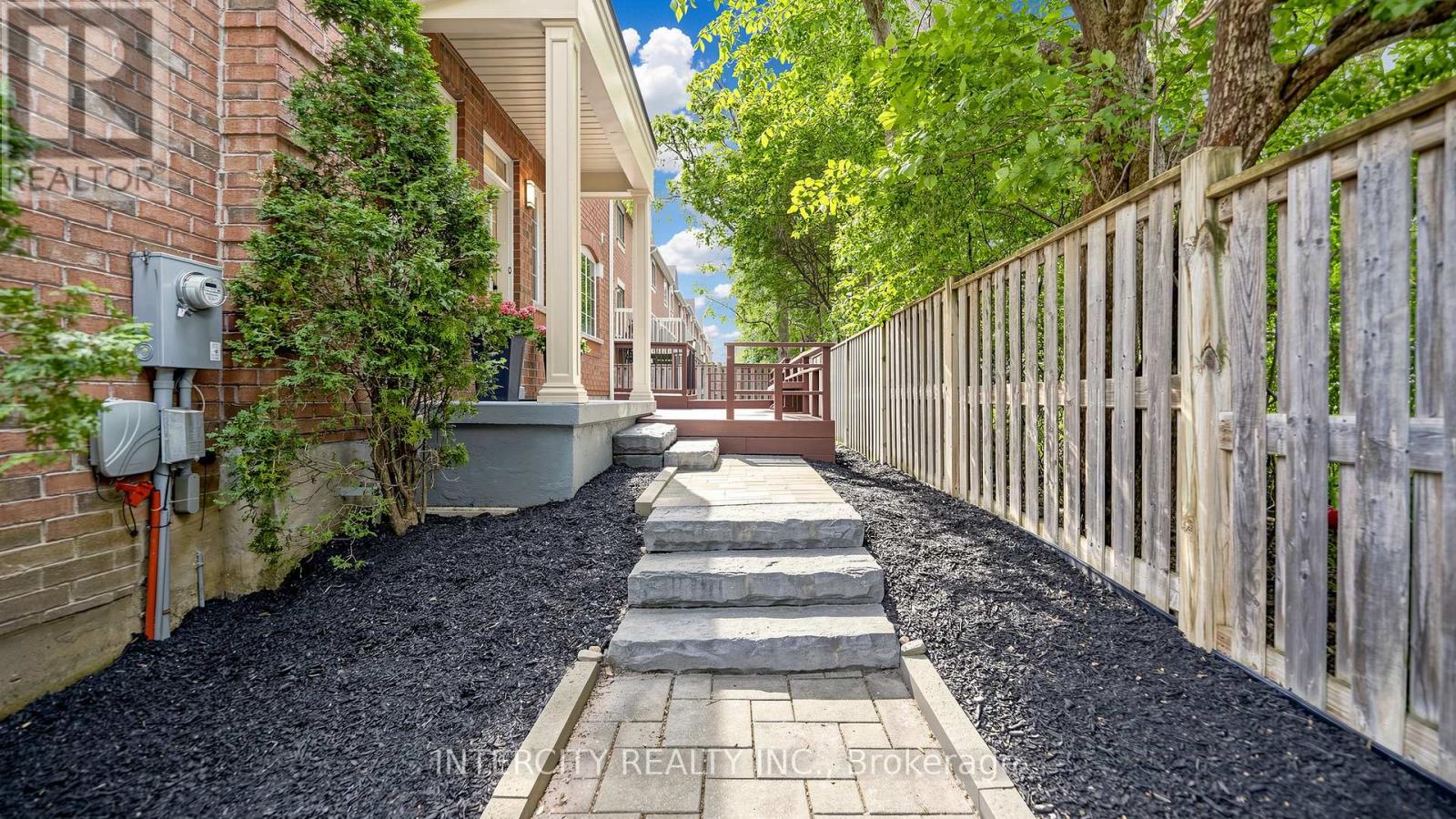 22a - 151 Silverwood Avenue, Richmond Hill, Ontario  L4S 0C9 - Photo 2 - N13439442