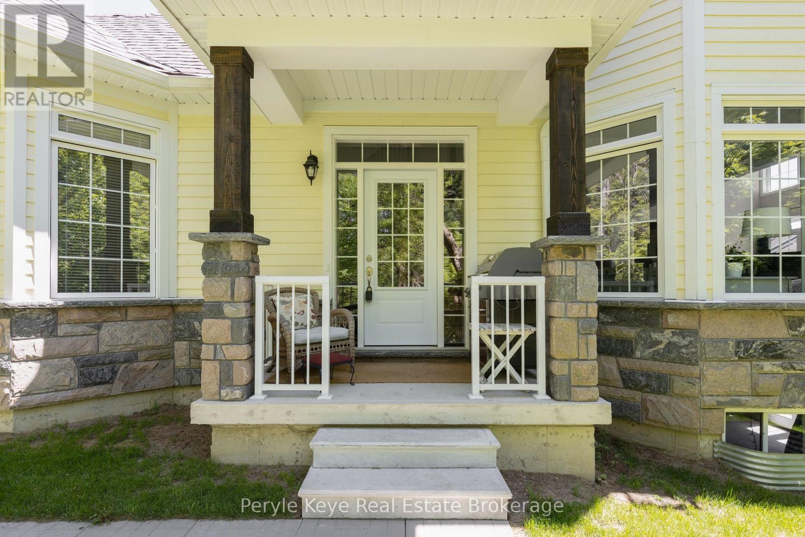 16 Leeds Court, Bracebridge (Monck (Bracebridge)), Ontario  P1L 0B7 - Photo 9 - X12879084